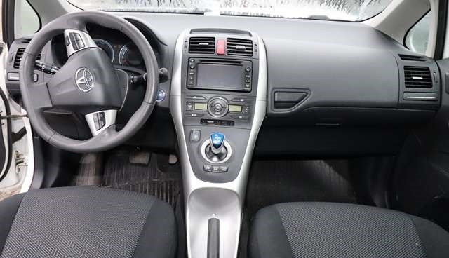 Toyota Auris 2010-2012 (Type I, Fase 2) , Motorkode: 2ZR-FXE, Girkassekode: 