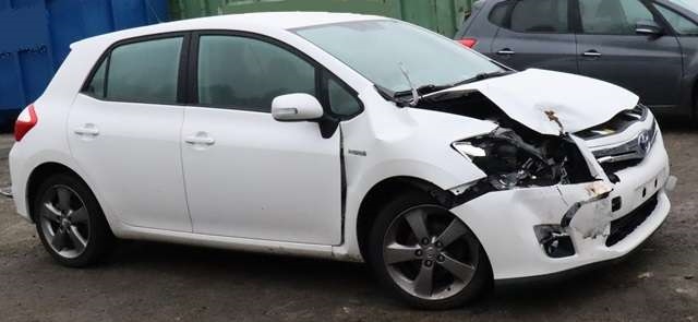 Toyota Auris 2010-2012 (Type I, Fase 2) , Motorkode: 2ZR-FXE, Girkassekode: 