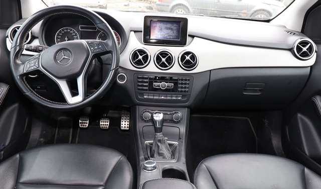 Mercedes B-Klasse 2011-2018 (W246) (W246), Motorkode: M270.910, Girkassekode: 