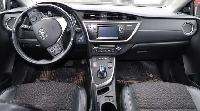 Toyota Auris 2013-2015 (Type II, Fase 1) , Motorkode: 2ZR-FXE, Girkassekode: 
