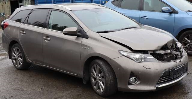 Toyota Auris 2013-2015 (Type II, Fase 1) , Motorkode: 2ZR-FXE, Girkassekode: 