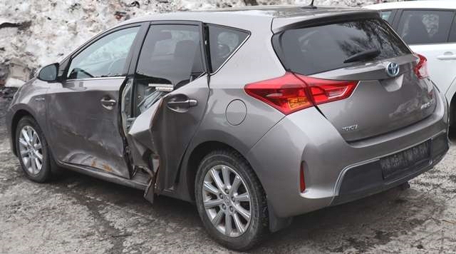 Toyota Auris 2013-2015 (Type II, Fase 1) , Motorkode: 2ZR-FXE, Girkassekode: P410