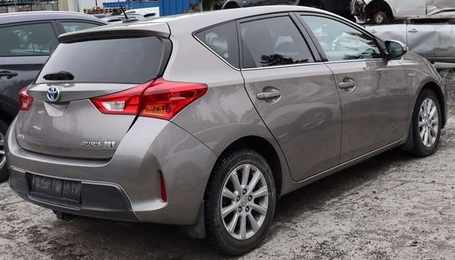 Toyota Auris 2013-2015 (Type II, Fase 1) , Motorkode: 2ZR-FXE, Girkassekode: P410
