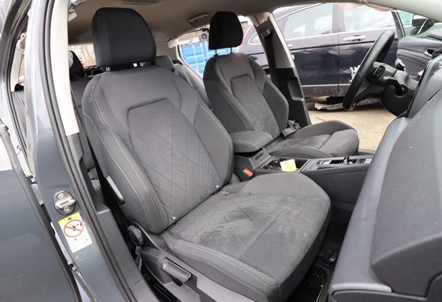 VW Golf VIII 2020-->> , Motorkode: DFYA, Girkassekode: UUF
