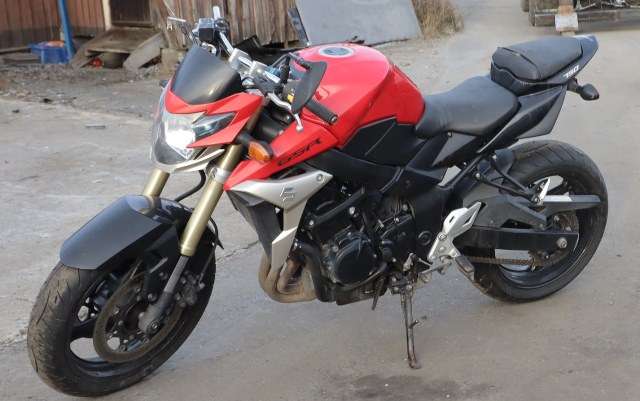 MC Suzuki GSR,   delebil 