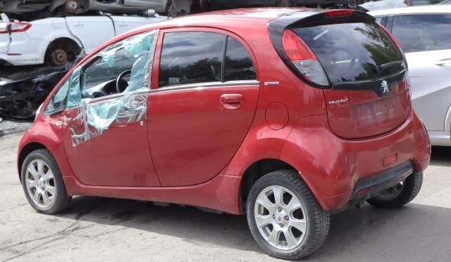 Peugeot iOn 2011-2020 , Motorkode: Y4F1, Girkassekode: 