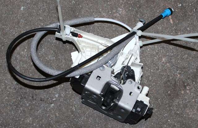 Låsekasse høyre foran til VW Crafter 2006-2011 (Type I, Fase 1) (MERCEDES|A 906 720 01 35|)