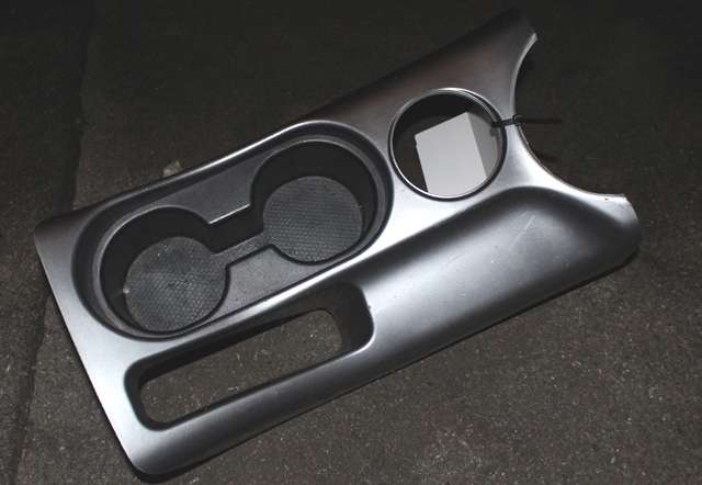 Dashbord koppholder til Mitsubishi Outlander, 2007-2010 (Type II, Fase 1)  