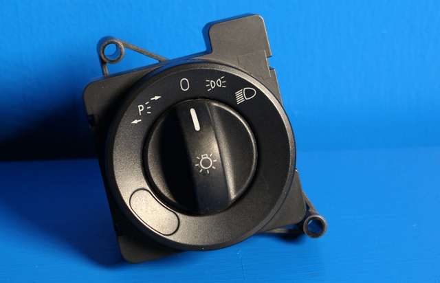 Bryter lys til VW Crafter, 2006-2011 (Type I, Fase 1)  (MERCEDES|906 545 05 04)