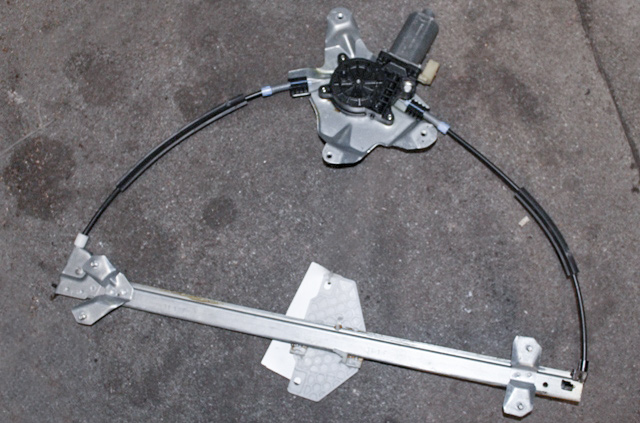 Ruteheis venstre foran til Ford Transit Connect, 2009-2013 (Type I, Fase 2)