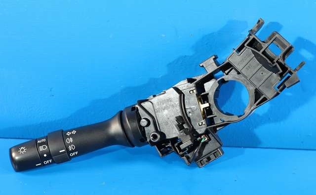 Bryter blink til Lexus IS, 2006-2013 (Type II) (XE20) (XE20) (TOYOTA|42110-17F154)