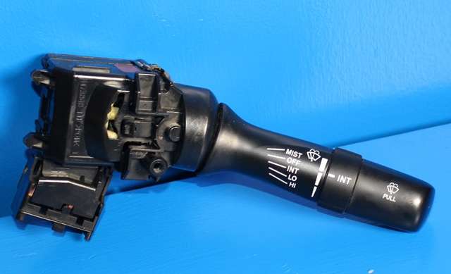 Bryter visker til Toyota Hilux 2006-2011 (TOYOTA|17F273-06220|)