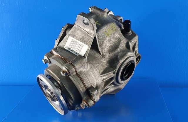 Kardang klokke foran til Mercedes GLK, 2008-2015 (X204) (X204) (MERCEDES|221 330 17 02)