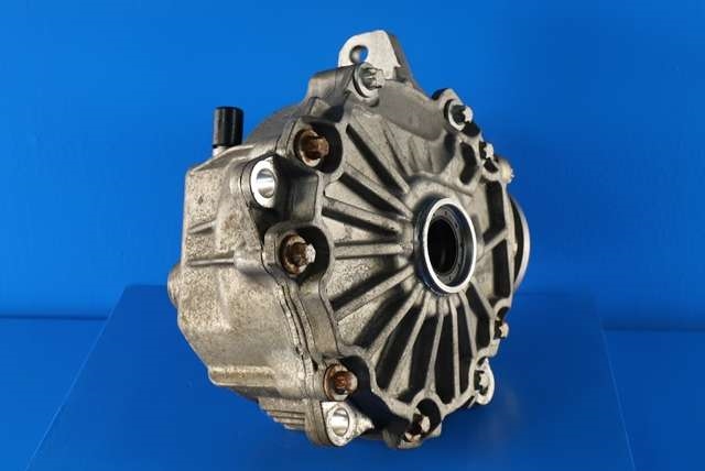 Kardang klokke foran til Mercedes GLK 2008-2015 (X204) (X204) (MERCEDES|221 330 17 02|)