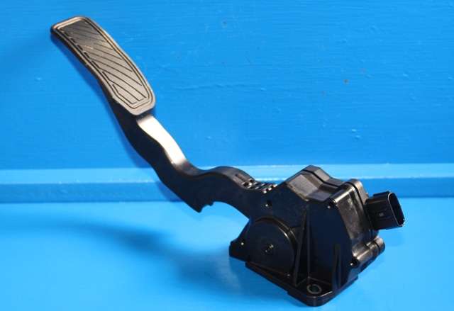 Pedal gass til Mazda 2 2011-2014 (Type II, Fase 2)  (FORD|DF71-K4238-7410|)