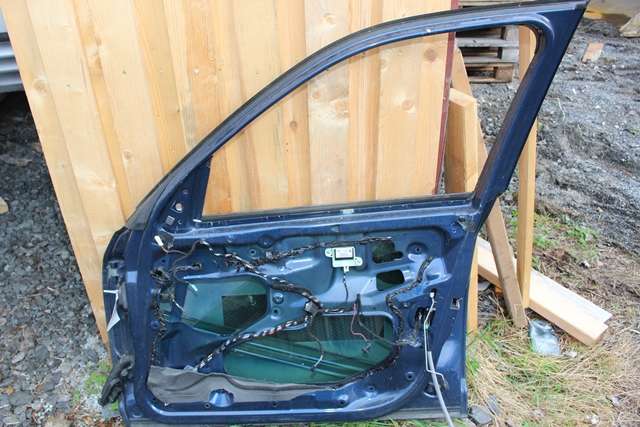 Dør høyre foran til BMW X3 2003-2006 (Fase 1) (E83) (E83) 