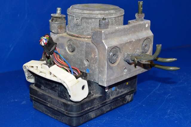 ABS sentral til Toyota Hilux, 2006-2011  (ADVICS|13511-19490)