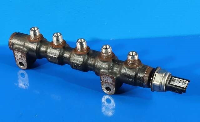 Dyseskinne (fuelrail) til Citroën Jumpy 2007-2016 (Type II)  (PEUGEOT|96 545926 80|)