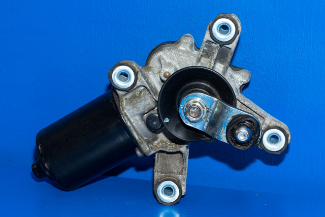 Viskermotor frontrute til Isuzu D-Max 2007-2012 (Type I)  (ISUZU|8980576220|)
