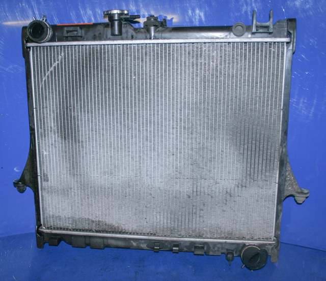 Radiator (manuell gir) til Isuzu D-Max 2007-2012 (Type I) (ISUZU|8980476710|)