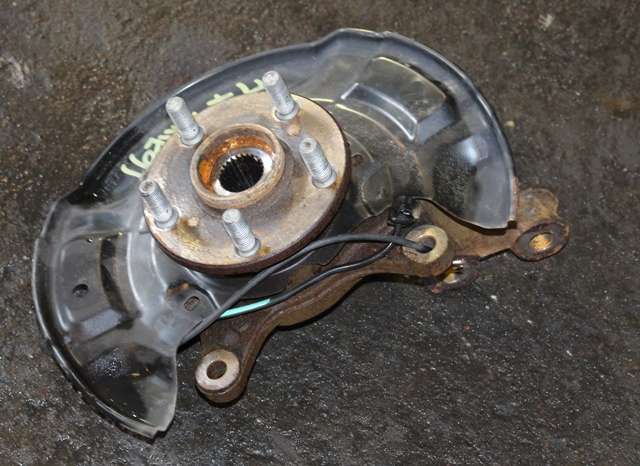 Hjulspindel høyre foran til Toyota Verso-S, 2011-2015 (COMBI) (COMBI) 