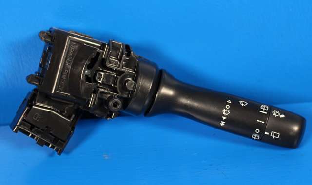 Bryter visker til Toyota Yaris, 2012-2014 (Type III, Fase 1)  (TOYOTA|17F904-0D180)