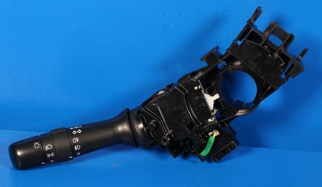 Bryter blink til Toyota Yaris, 2012-2014 (Type III, Fase 1)  (TOYOTA|17F938-0D300)