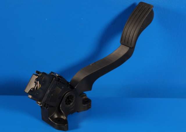 Pedal gass til Ford Transit Connect 2009-2013 (Type I, Fase 2) (HELLA|6PV 009 276-10|7T11-9F836-CC|)