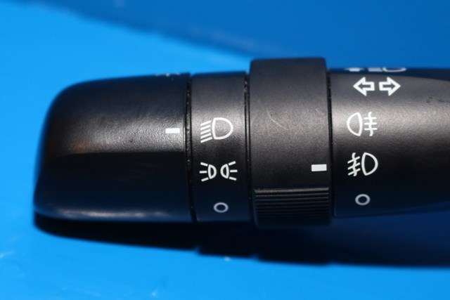 Bryter blink til Toyota Auris 2010-2012 (Type I, Fase 2)  (TOYOTA|17F938-0D300|)