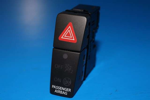 Bryter nødblink til Suzuki SX4 S-CROSS, 2013-->> (Type II)  