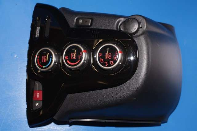 Varmeapparat betjening til Peugeot iOn, 2011-2020  (MITSUBISHI|7820A406)