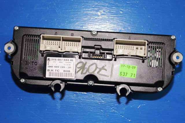 Varmeapparat betjening til Škoda Yeti 2009-2013 (Fase 1) (HELLA|5HB 009 749-45|3T0 907 044 AL|)