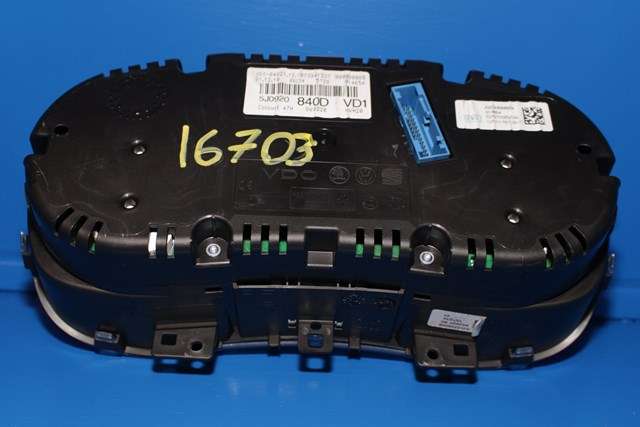 Instrumentpanel til Škoda Fabia 2010-2014 (Type II, Fase 2)  (VDO|A2C53356354|5J0 920 840 D|)