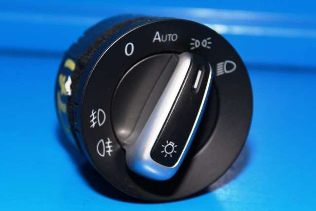 Bryter lys til VW Golf VI, 2008-2012 (VAG|3C8 941 431 A)