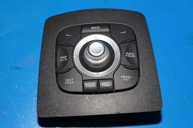 Bilstereo navigasjon betjeningspanel til Renault Scenic, 2009-2016 (Type III)  (RENAULT|253B 00004R)