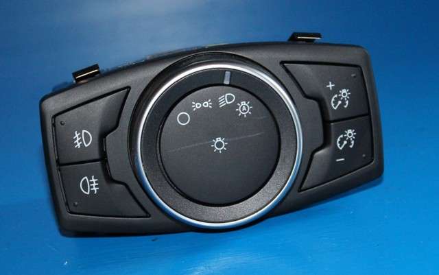 Bryter lys til Ford Focus, 2014-2018 (Type III, Fase 2)  (FORD|F1ET-13A024-EA)