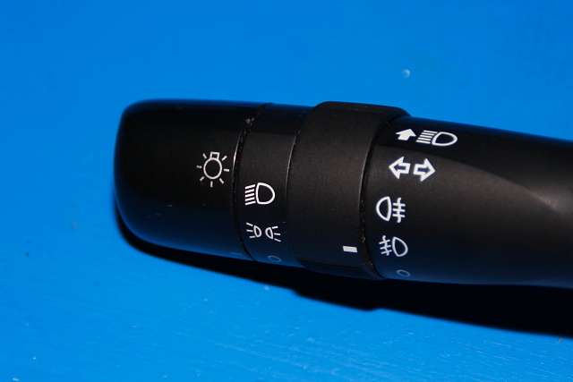 Bryter blink til Toyota iQ 2009-2014 (TOYOTA|42101-17F655|)