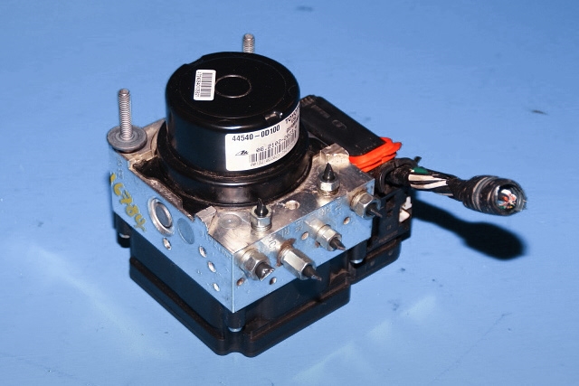 ABS sentral til Toyota Yaris, 2012-2014 (Type III, Fase 1)  (TOYOTA|44540-0D100)