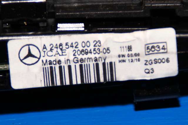 Instrument diverse til Mercedes C-Klasse 2011-2014 (Fase 2) (W204) (W204) (MERCEDES|A 246 542 00 23|)