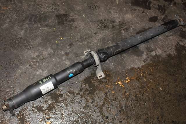 Mellomaksel bakre til Mercedes C-Klasse 2011-2014 (Fase 2) (W204) (W204) (MERCEDES|A 204 410 64 06|)