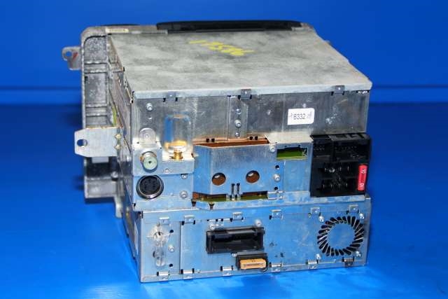 Bilstereo navigasjon til Mercedes S-Klasse 1999-2005 (W220) (W220) (BOSCH|7 612 001 160|A 220 820 03 89|)
