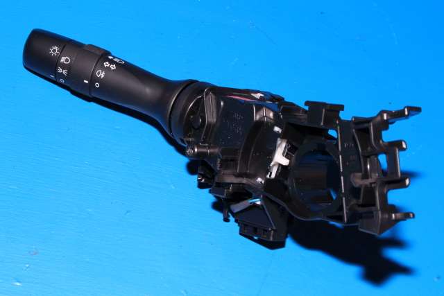 Bryter blink til Toyota Yaris, 2012-2014 (Type III, Fase 1)  (TOYOTA|17F612-02321)