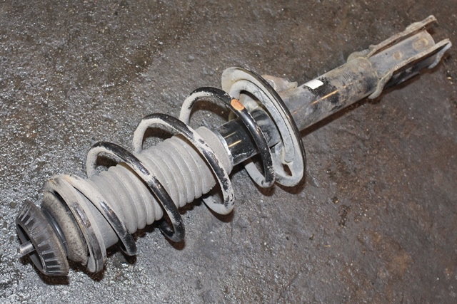 Fjærbein høyre foran til Toyota Yaris, 2012-2014 (Type III, Fase 1)  