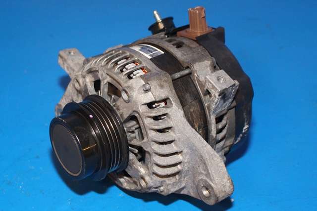 Dynamo til Toyota Yaris 2012-2014 (Type III, Fase 1) (DENSO|104211-3020|27060-0Y130|)