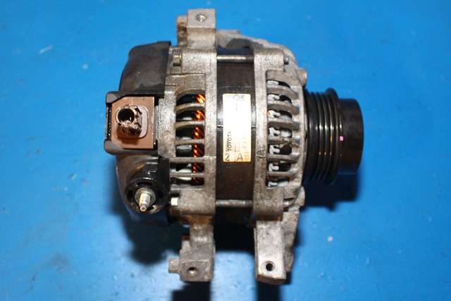 Dynamo til Toyota Yaris 2012-2014 (Type III, Fase 1) (DENSO|104211-3020|27060-0Y130|)