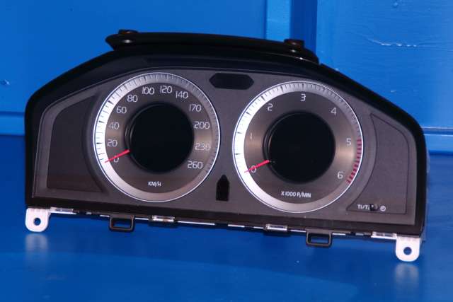 Instrumentpanel til Volvo V70 2007-2013 (Type III, Fase 1) (YAZAKI|69399-320U|31270901|)