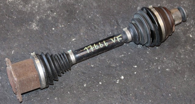 Drivaksel venstre foran, bensin/manuell til Audi A4, 2007-2014 (Type IV) (B8) (B8) (VAG|8K0 407 271 Q)