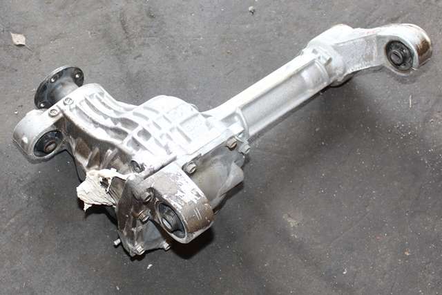 Kardang klokke foran til Nissan Navara 2010-2015 (Fase 2) (D40) (D40)