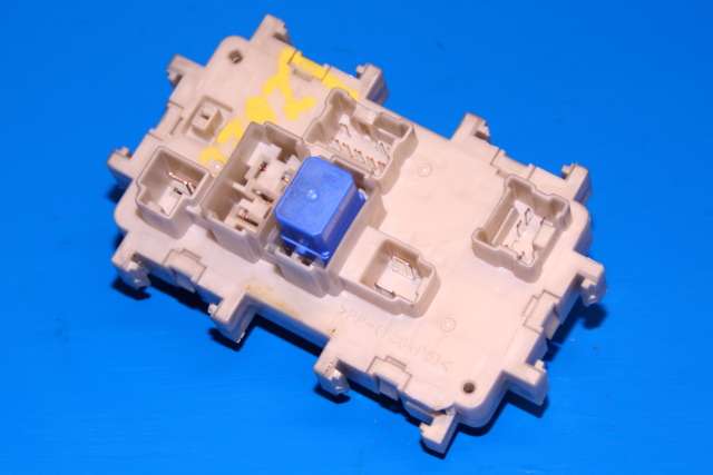 Sikringsboks til Nissan Navara 2010-2015 (Fase 2) (D40) (D40) (NISSAN|J1598-0C10|)