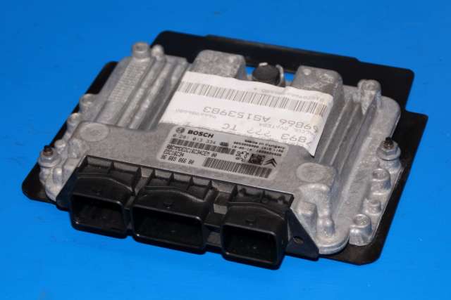Styreenhet motor til Peugeot 5008, 2010-2017 (Type I)  (BOSCH|0 281 013 334)